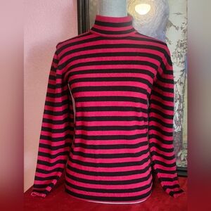 Vintage Nordstrom Women's Black and Red Wool Sweater